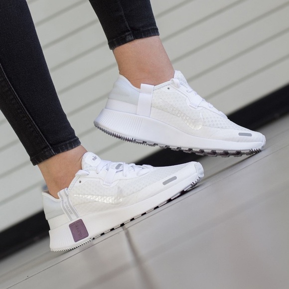 nike reposto women's shoe review